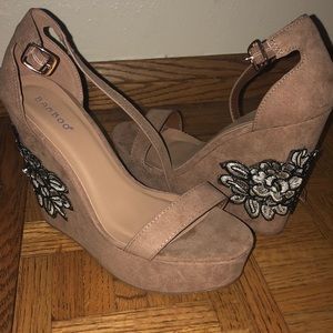 Bamboo size 7.5 wedges